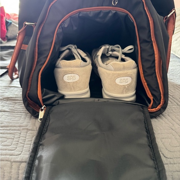 Brand New Black and Brown Weekender Bag - Picture 7 of 13